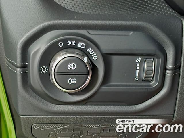 Jeep Wrangler 2025 — ფოტო 15/20