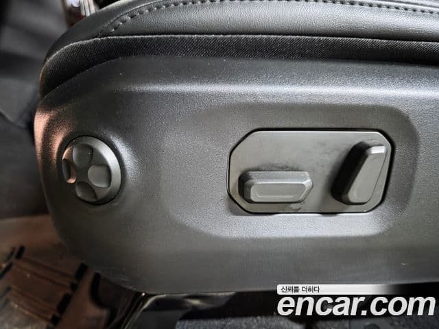 Jeep Wrangler 2025 — ფოტო 17/20