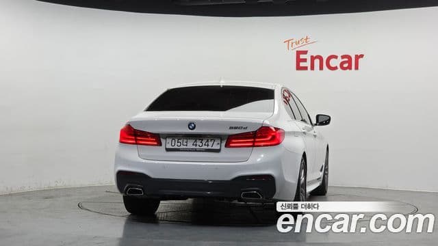 BMW 5 Series 2019 — ფოტო 4/20