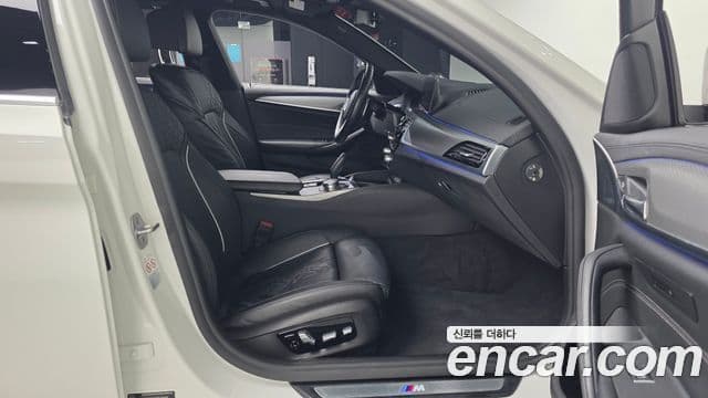 BMW 5 Series 2019 — ფოტო 11/20