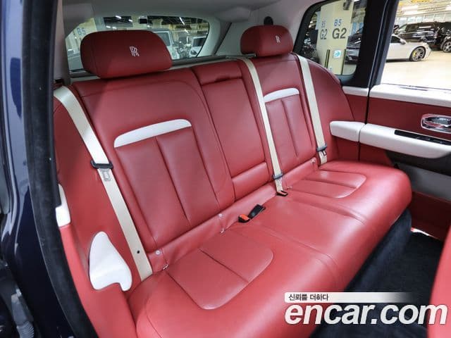 Rolls-Royce Cullinan 2019 — ფოტო 19/20
