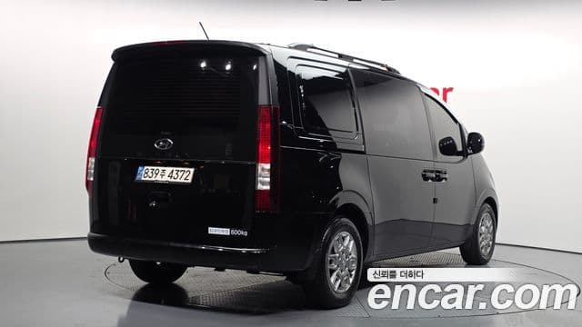 Hyundai Staria 2023 — ფოტო 2/20