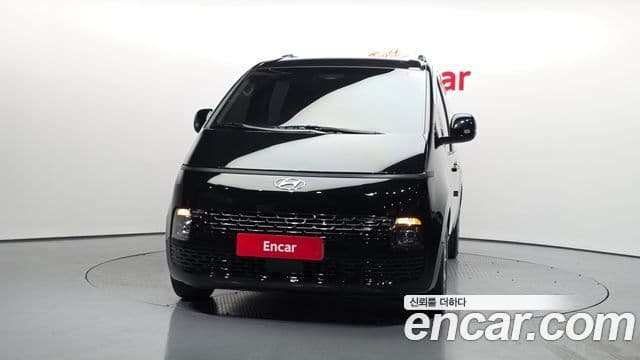 Hyundai Staria 2023 — ფოტო 3/20