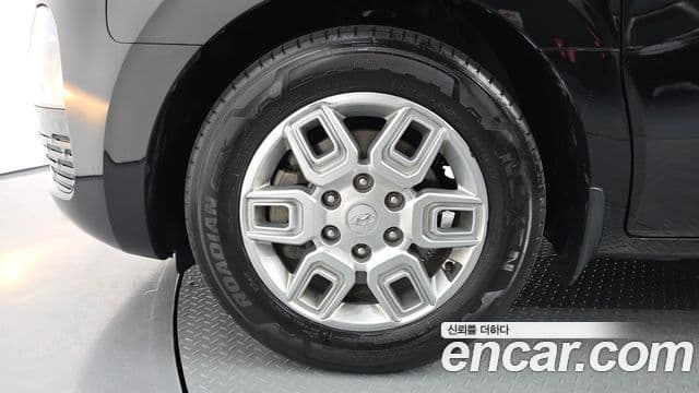 Hyundai Staria 2023 — ფოტო 5/20