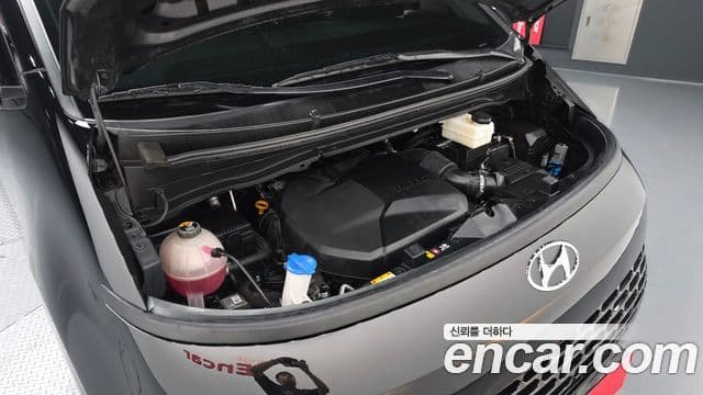 Hyundai Staria 2023 — ფოტო 6/20