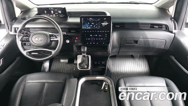 Hyundai Staria 2023 — ფოტო 7/20