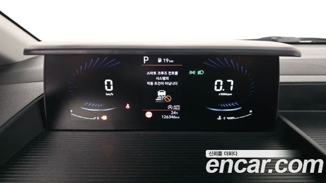 Hyundai Staria 2023 — ფოტო 8/20