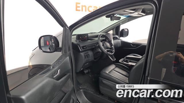 Hyundai Staria 2023 — ფოტო 10/20