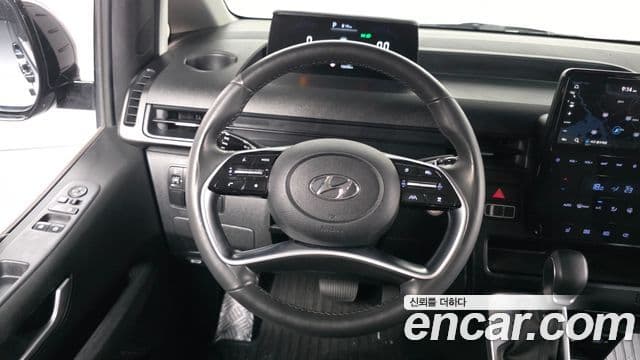 Hyundai Staria 2023 — ფოტო 13/20