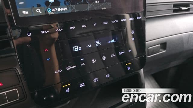 Hyundai Staria 2023 — ფოტო 17/20
