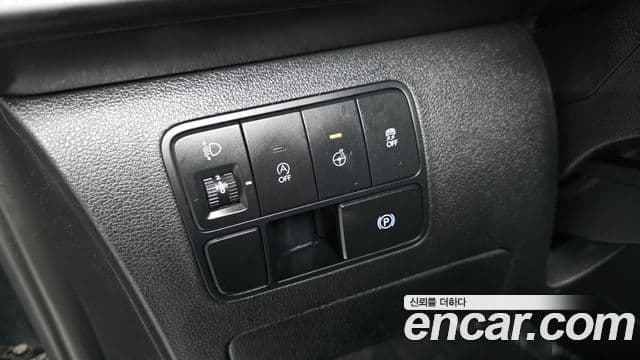 Hyundai Staria 2023 — ფოტო 19/20
