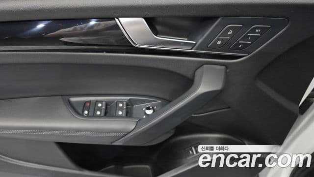 Audi Q5 2024 — ფოტო 26/36