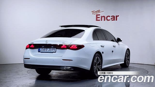 Mercedes-Benz E-Class 2024 — Şəkil 1/20