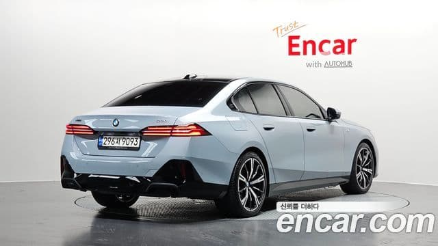 BMW 5 Series 2024 — ფოტო 1/20