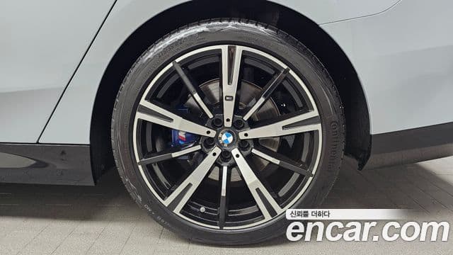 BMW 5 Series 2024 — Photo 1/32
