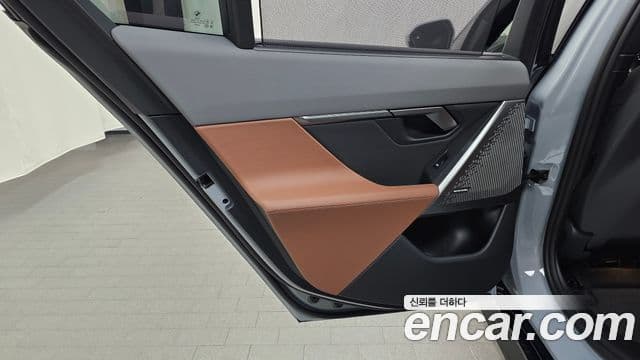 BMW 5 Series 2024 — Photo 13/32