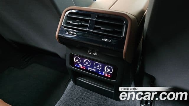 BMW 5 Series 2024 — Photo 23/32