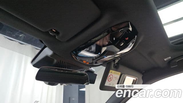 BMW 5 Series 2025 — Photo 15/33