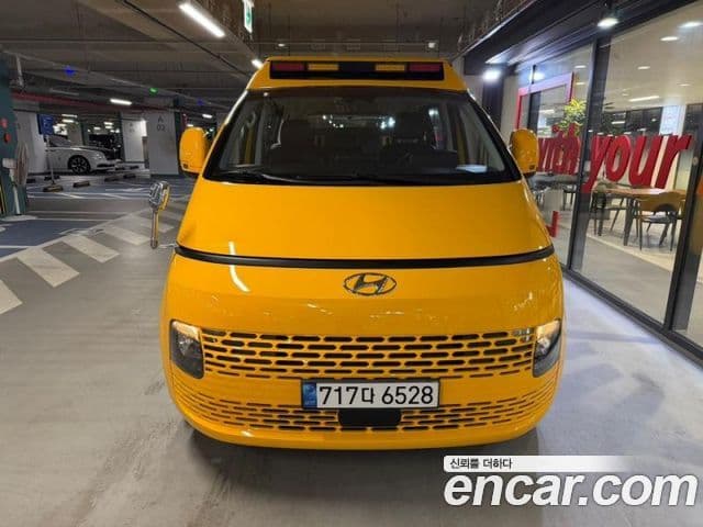 Hyundai Staria 2022 — ფოტო 9/19