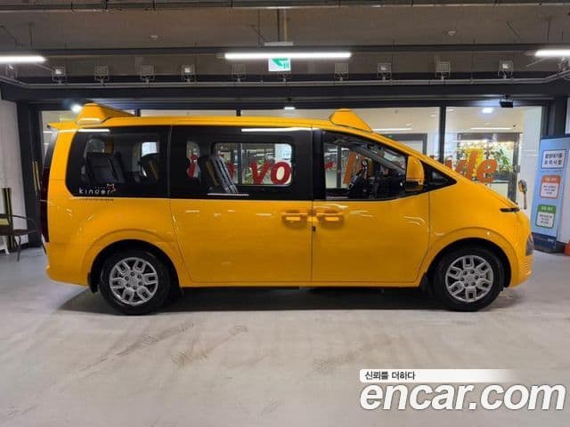 Hyundai Staria 2022 — ფოტო 2/19
