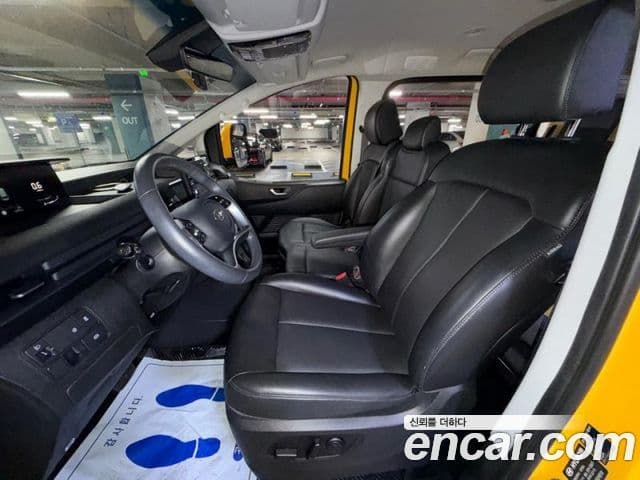 Hyundai Staria 2022 — ფოტო 5/19