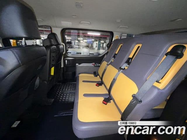 Hyundai Staria 2022 — ფოტო 10/19