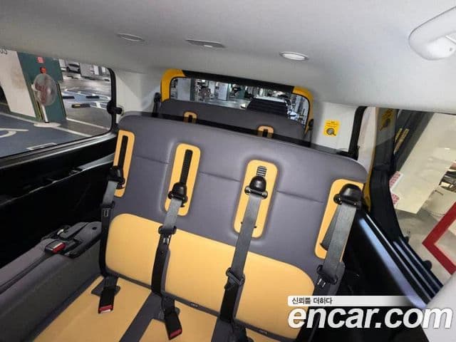 Hyundai Staria 2022 — ფოტო 6/19