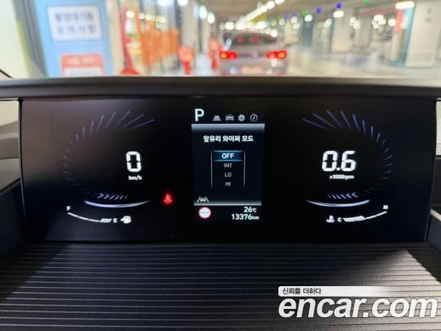 Hyundai Staria 2022 — ფოტო 8/19