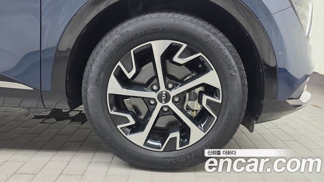 Kia Sportage 2023 — ფოტო 2/32