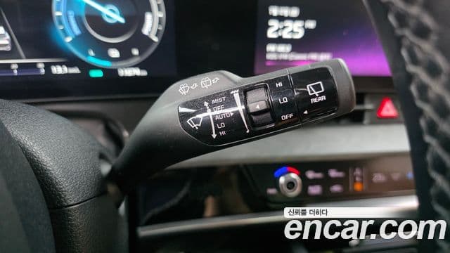Kia Sportage 2023 — ფოტო 28/32