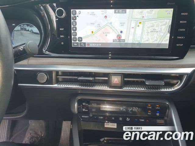 Kia K5 2023 — ფოტო 13/17