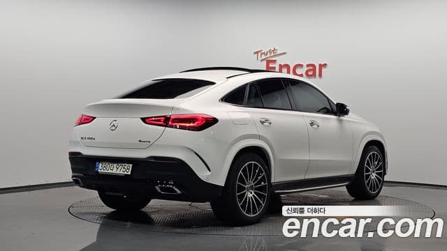 Mercedes-Benz GLE-Class 2022 — ფოტო 2/20