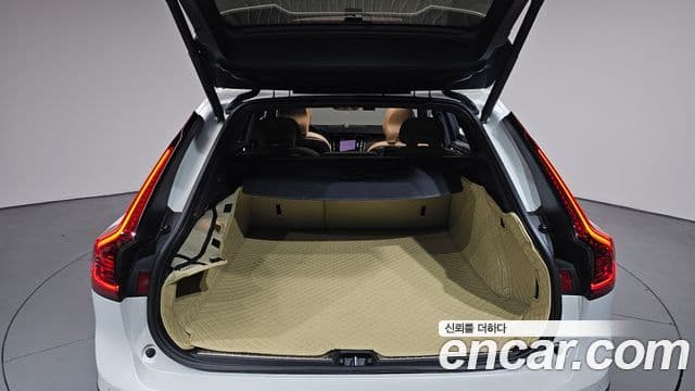 Volvo V90 Cross Country 2021 — Şəkil 20/20