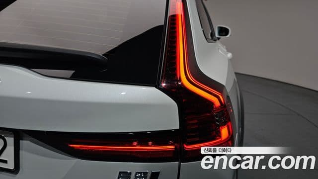 Volvo V90 Cross Country 2021 — ფოტო 26/38