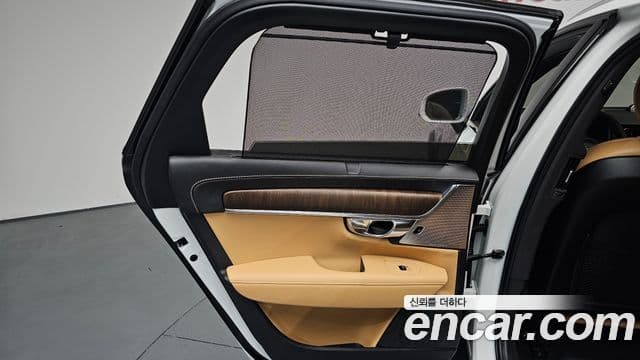 Volvo V90 Cross Country 2021 — ფოტო 38/38