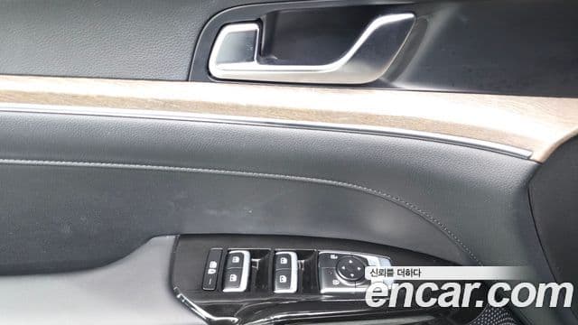Kia K5 2022 — ფოტო 15/32
