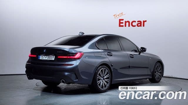 BMW 3 Series 2021 — ფოტო 2/20