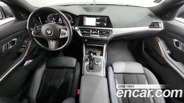 BMW 3 Series 2021 — ფოტო 7/20