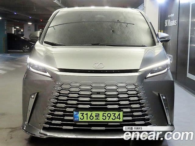 Lexus LM 2025 — фото 2 из 20