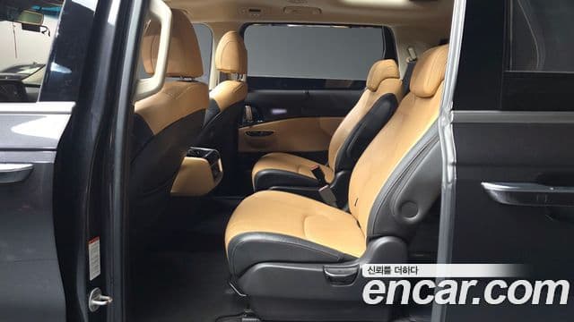 Kia Carnival 2021 — Фото 11/20