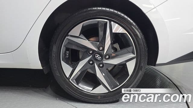 Hyundai The New Avante Hybrid 2020 — ფოტო 16/30