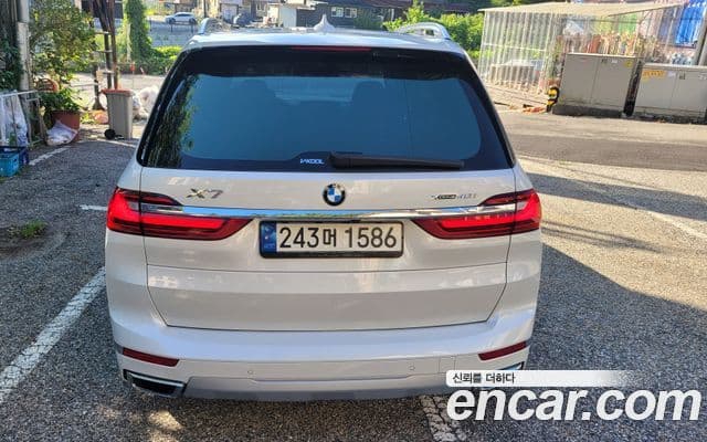 BMW X7 2022 — ფოტო 3/10