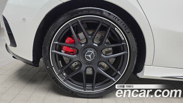 Mercedes-Benz A-Class 2025 — Photo 4/32