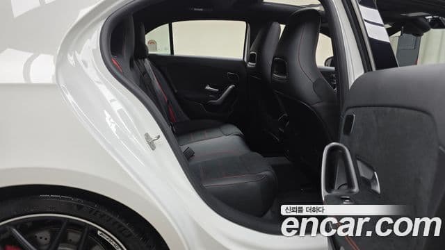 Mercedes-Benz A-Class 2025 — Photo 27/32
