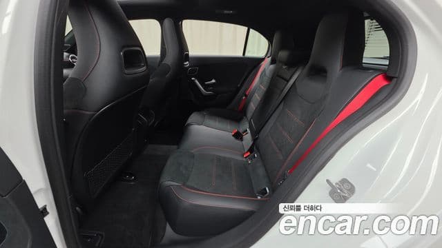 Mercedes-Benz A-Class 2025 — Photo 26/32