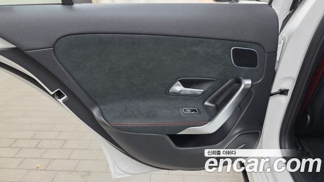 Mercedes-Benz A-Class 2025 — Photo 7/32