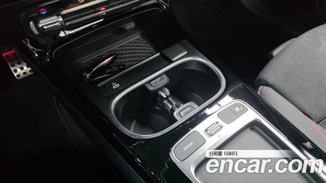 Mercedes-Benz A-Class 2025 — Photo 13/32