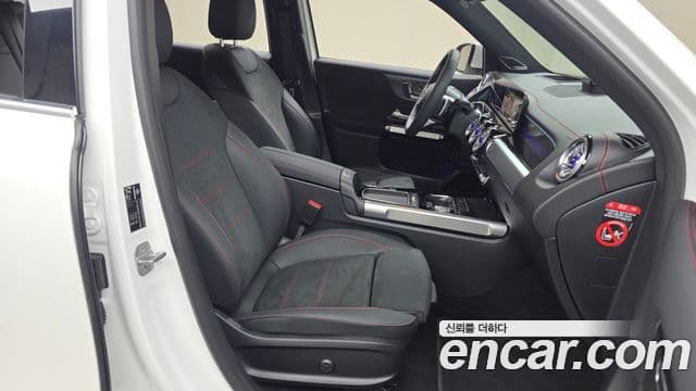 Mercedes-Benz EQB 2025 — ფოტო 16/31
