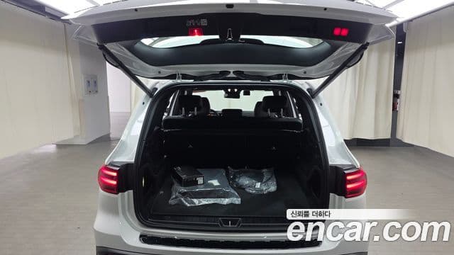 Mercedes-Benz EQB 2025 — ფოტო 28/31