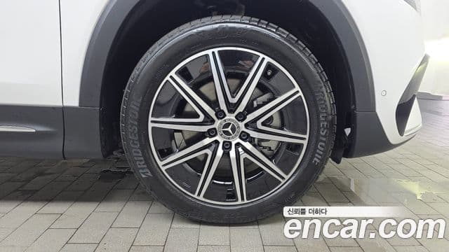 Mercedes-Benz EQB 2025 — ფოტო 27/31